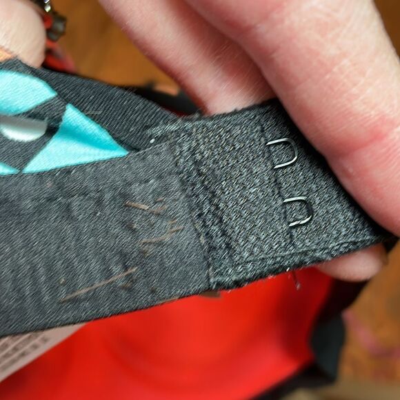 VSX Sport, neon, geometric, Victoria’s Secret Sports Bra, 32DD - Picture 6 of 7